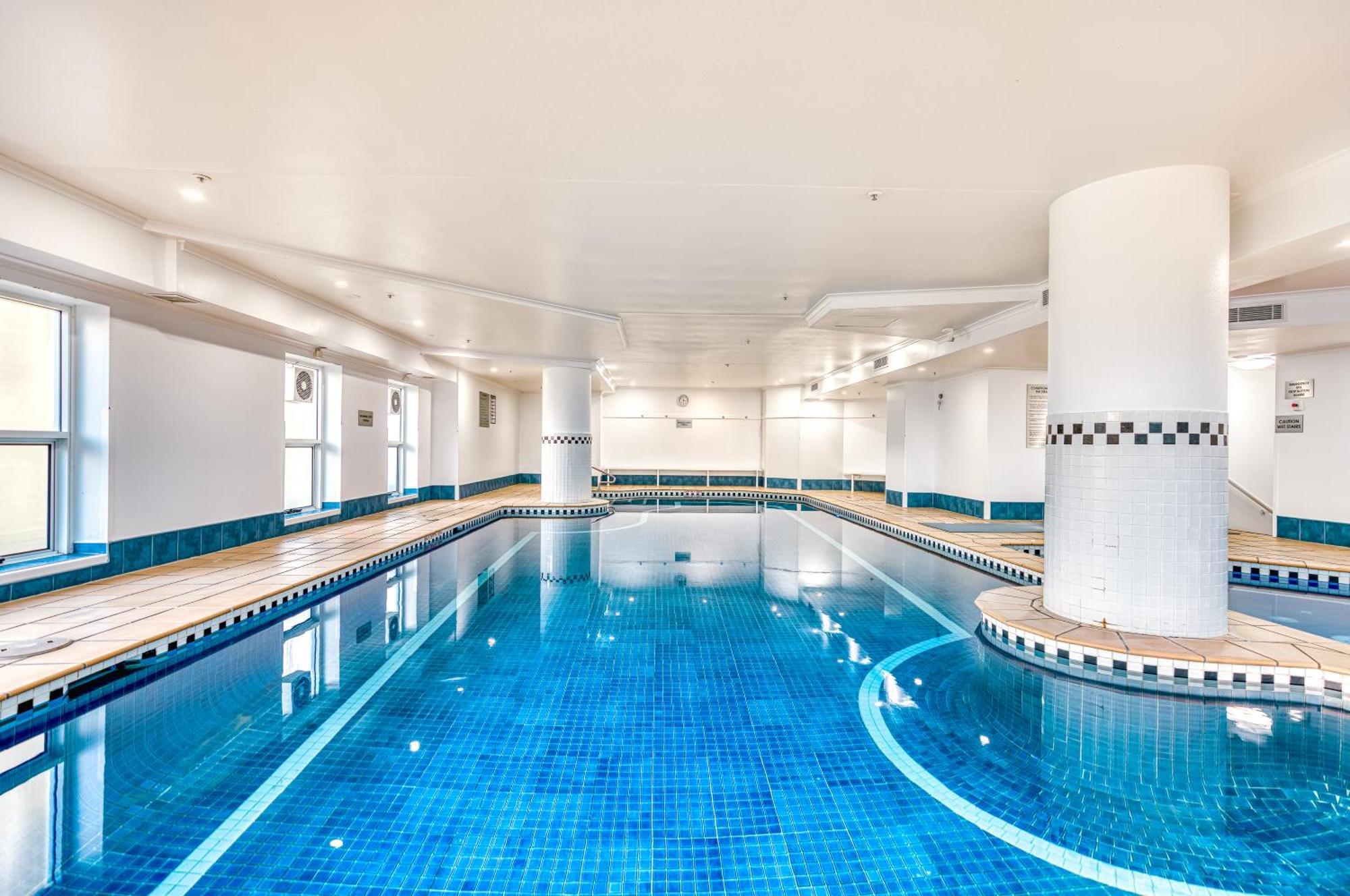 Oscar On Main Beach Resort Экстерьер фото